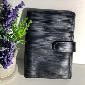 AUTHENTIC Louis Vuitton Epi Agenda Cover